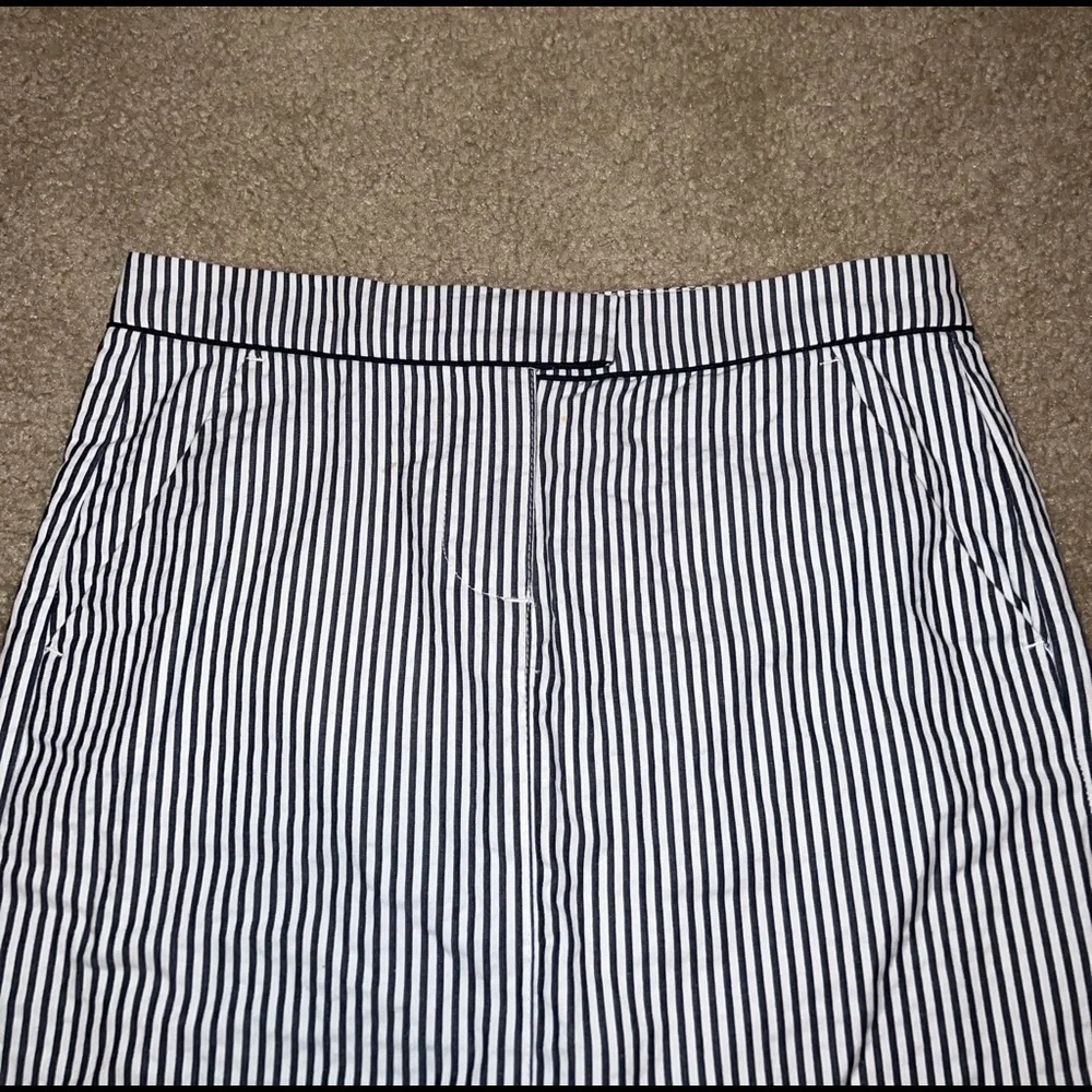Tommy Hilfiger Black & White Striped Skirt size 2 - Picture 4 of 11